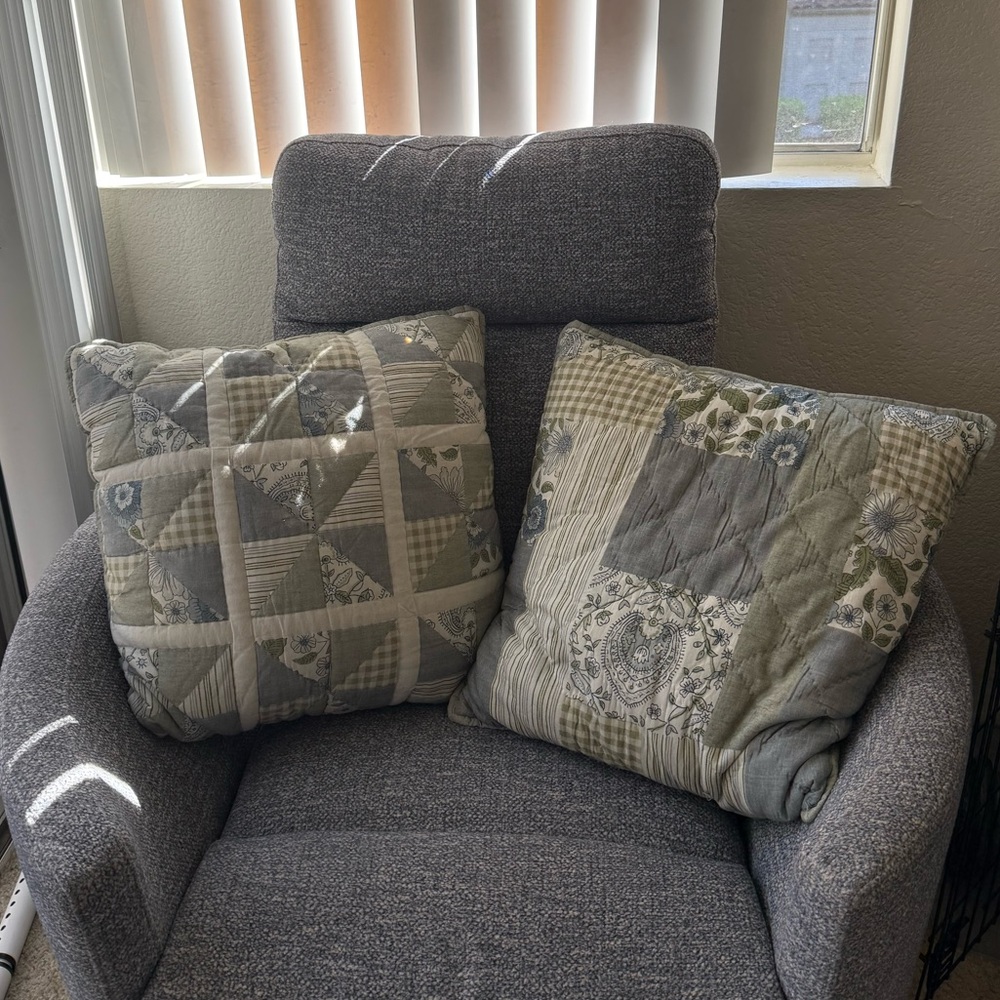 Quilted Throw Pillow Set